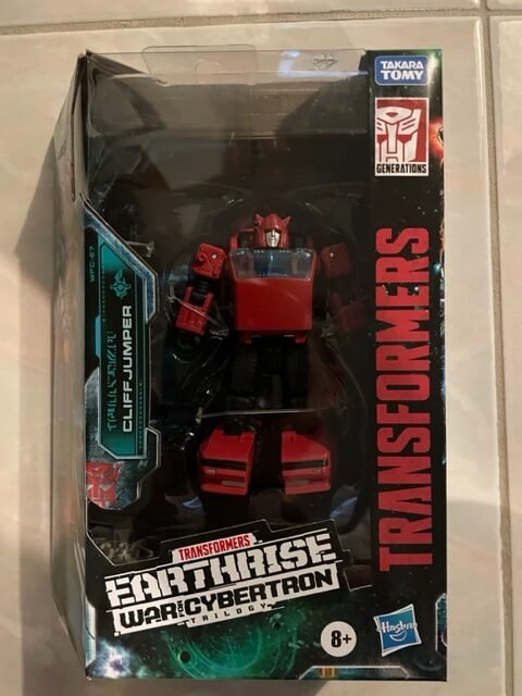 Transformers Cliff Jumper WFC-E7 DLX Action Figure – Collector's Edge ...