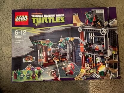 Lego TMNT 79103 Turtle Lair Attack